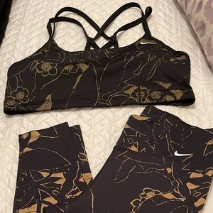 Womens Nike Dry Fit compression leggings and sports bra set